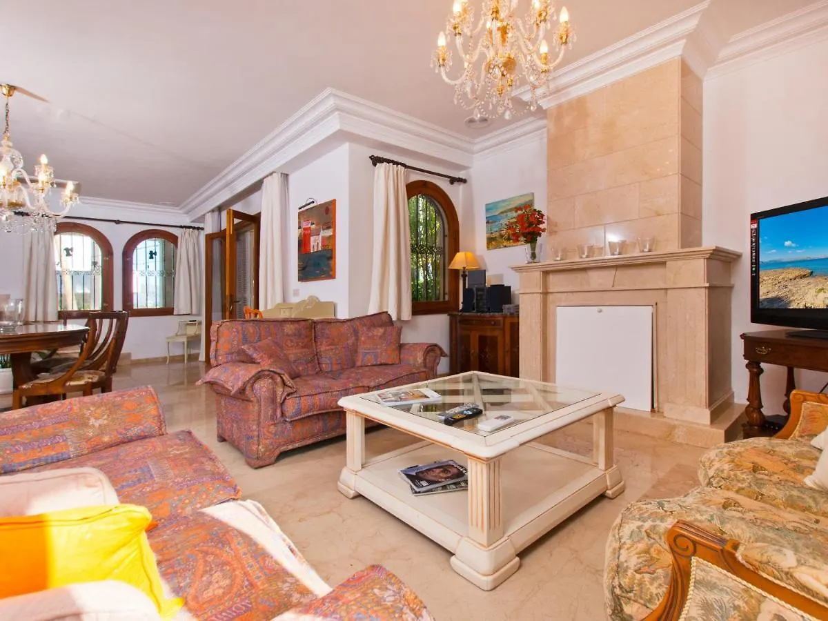 Villa Tita de Manresa, con jardines y vista mar Alcúdia España