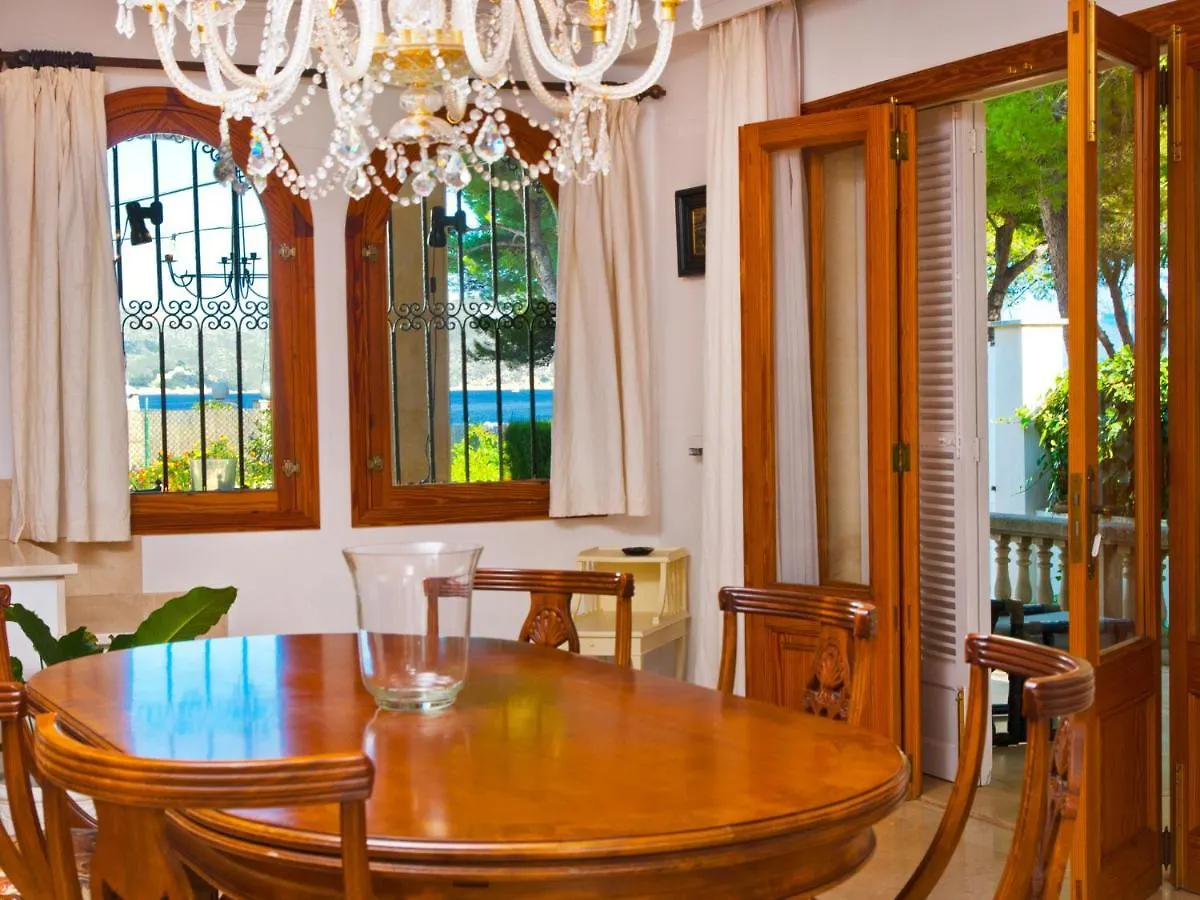 Villa Tita de Manresa, con jardines y vista mar Alcúdia España