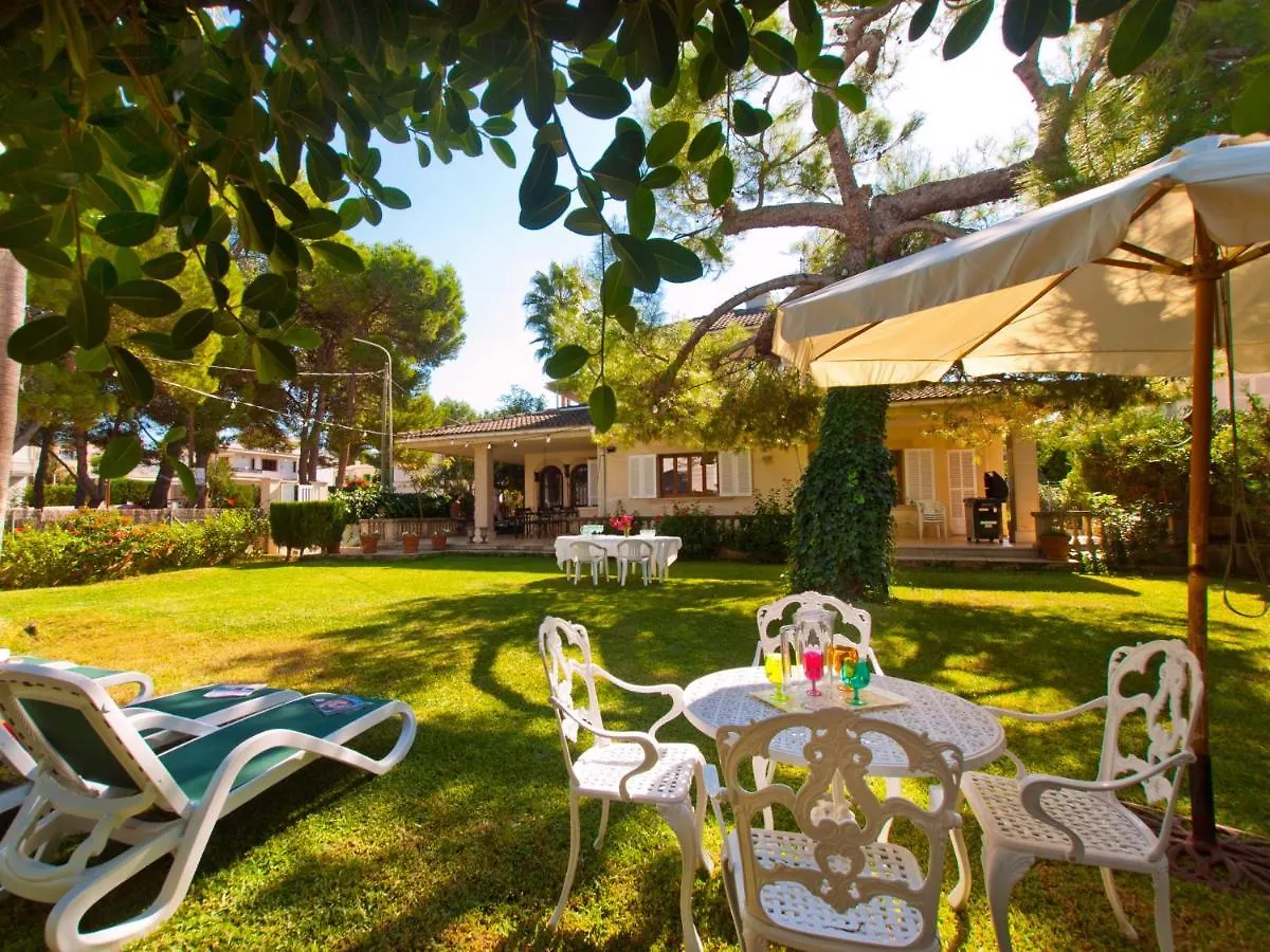 Villa Tita de Manresa, con jardines y vista mar Alcúdia