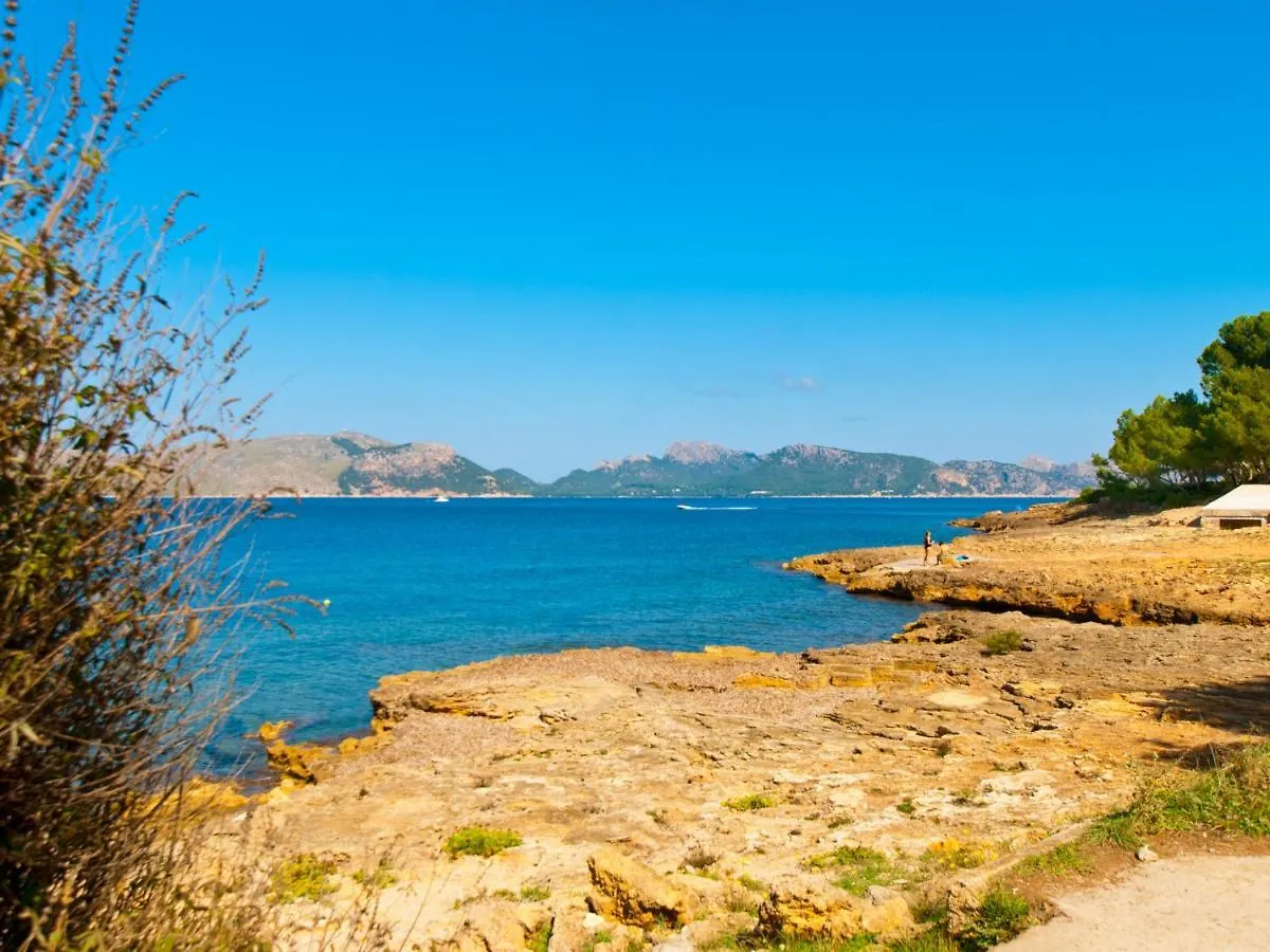Villa Tita de Manresa, con jardines y vista mar Alcúdia España