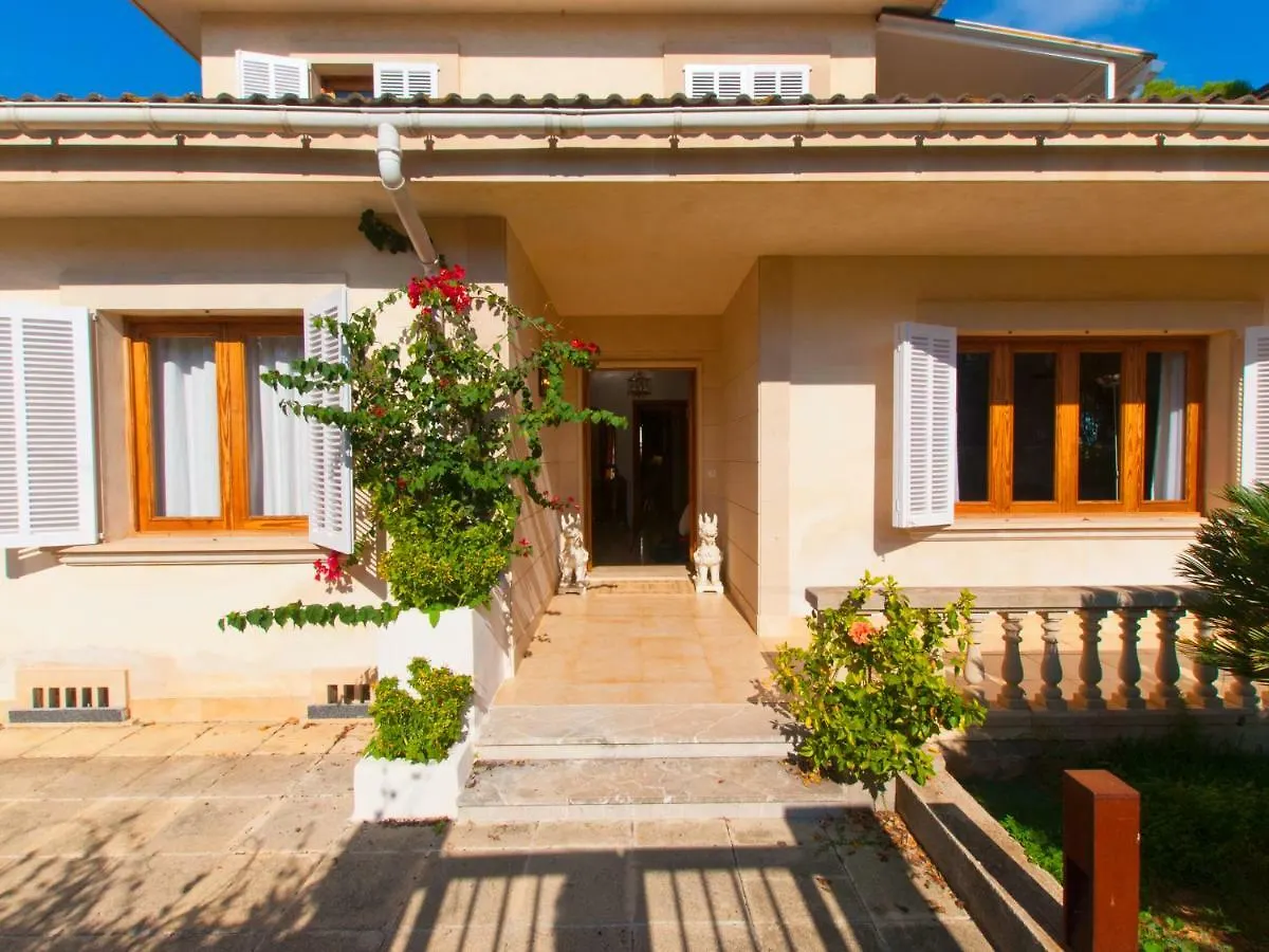 Villa Tita de Manresa, con jardines y vista mar Alcúdia